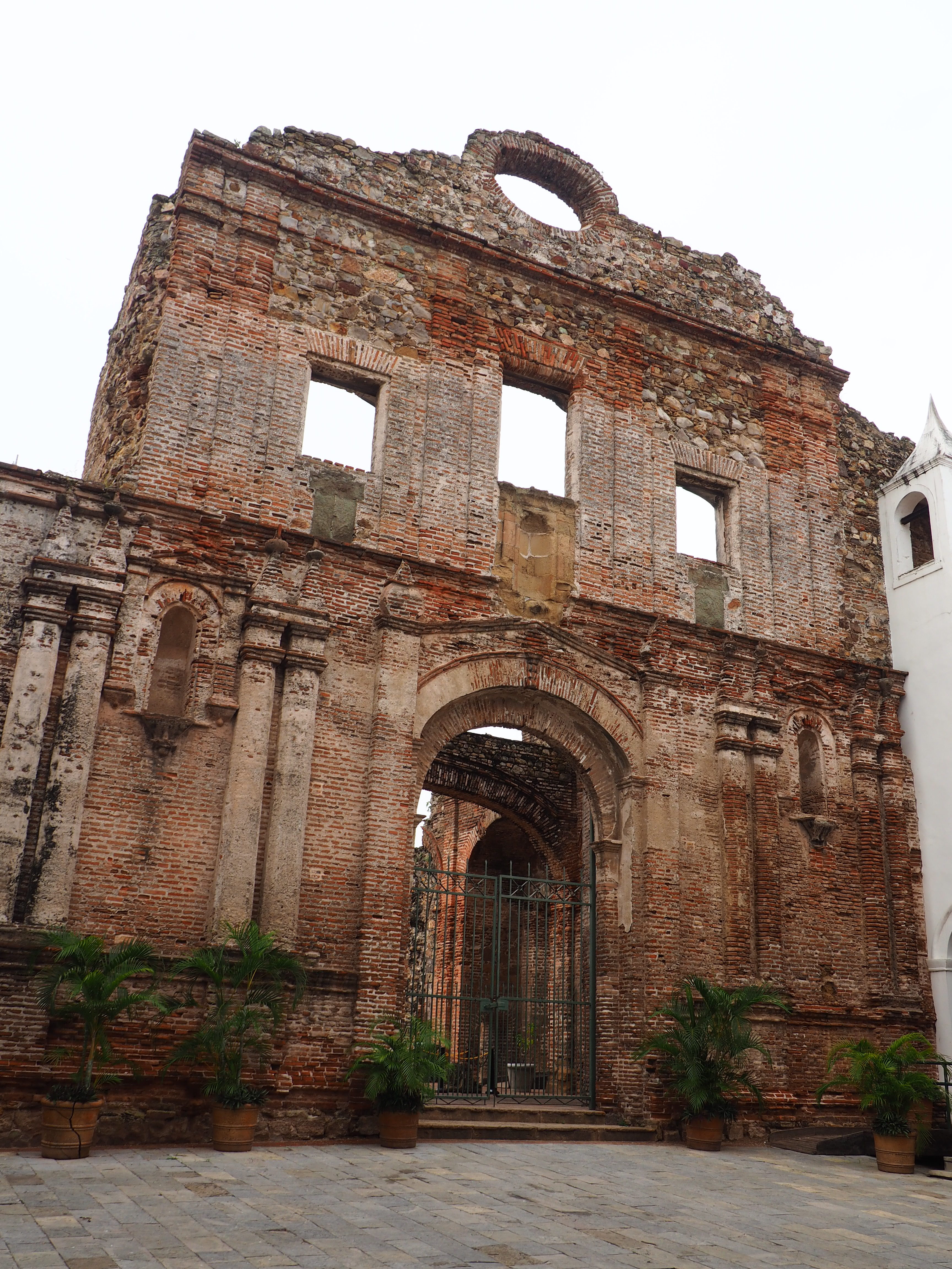 The gorgeous ruins of casco viejo in panama city