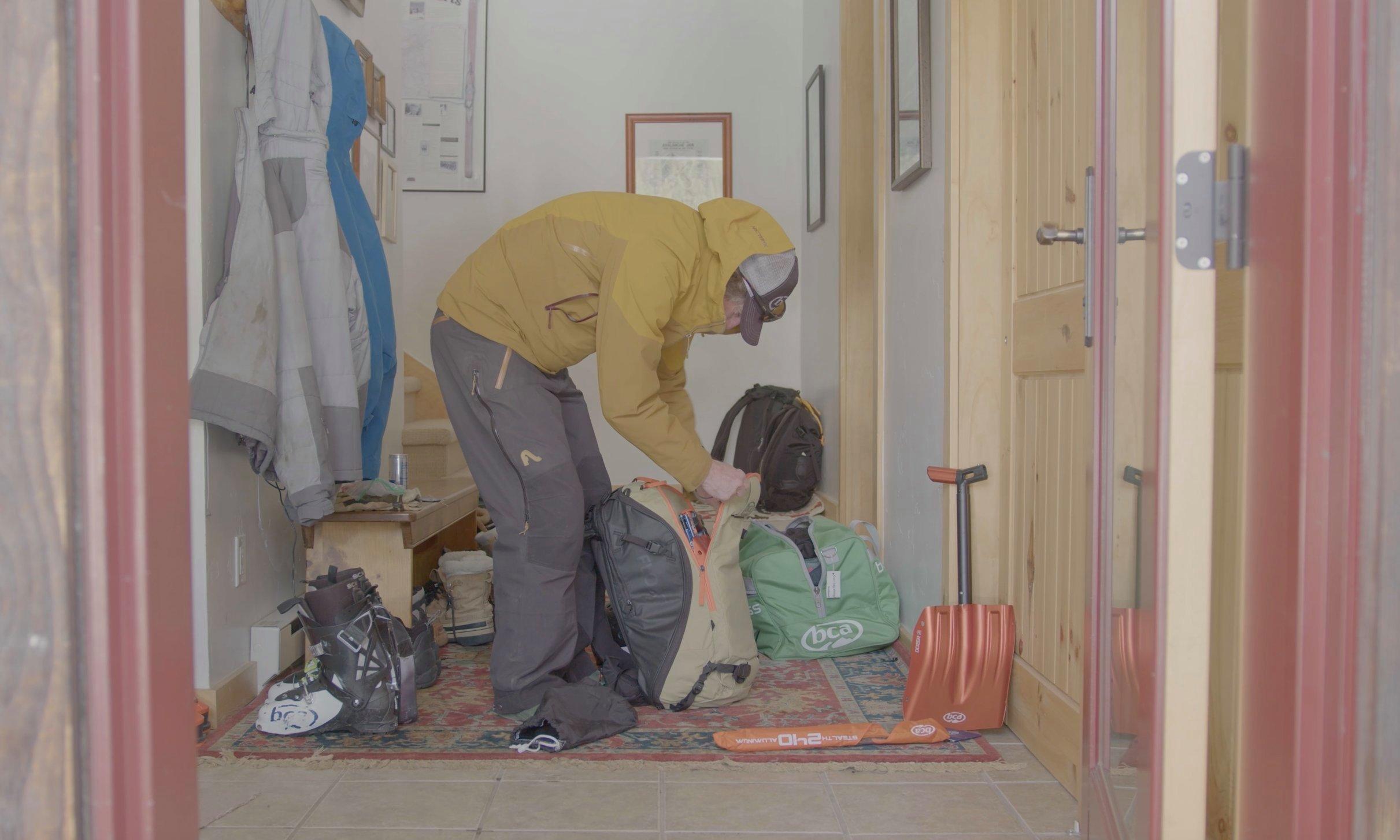 Edge Ucation Backcountry Access - Perfect Dark Illustration - Desktop