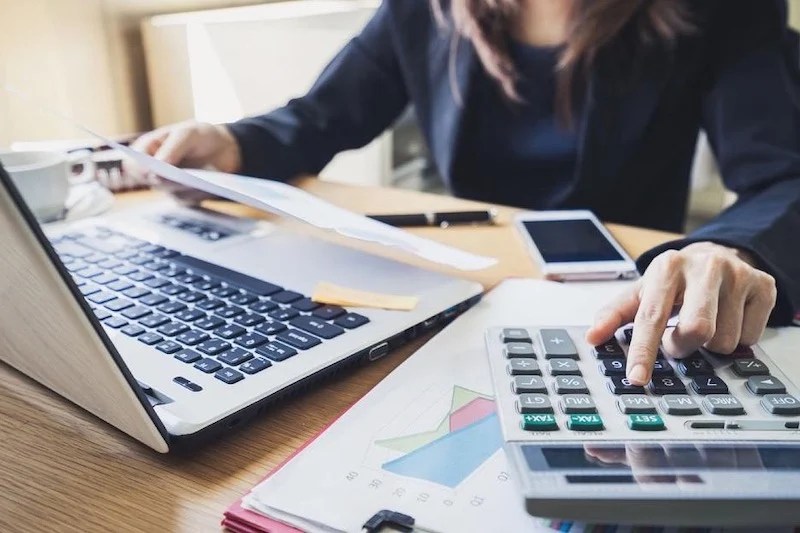 تلاعبات الاستحواذ على صفقات عمومية تورط مكتبين للمحاسبة والتدقيق