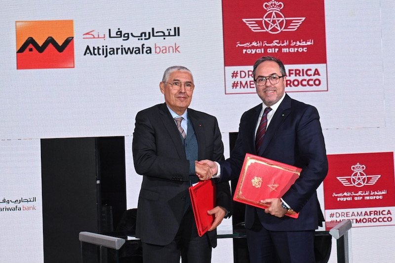 الخطوط الملكية وفيزا تطلقان بطاقات بنكية