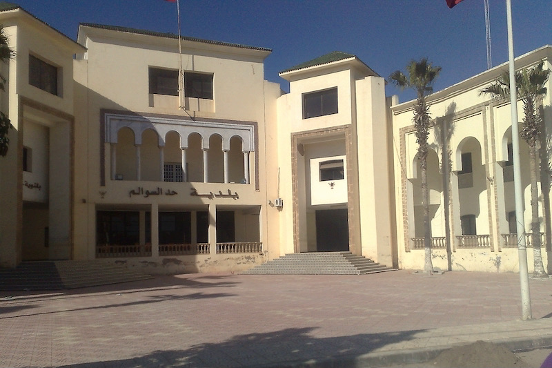القضاء يعزل مستشارين في السوالم