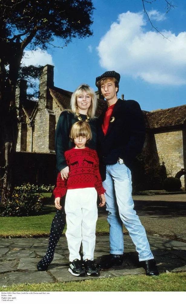 Meanwhile, google play is asking you to. Robin Gibb dead: Rare photos of the Bee Gees legend who