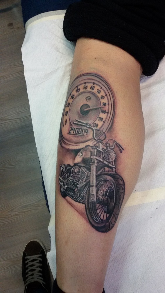Tatuaggio Harley Davidson - Denis Trevisani Tattoo Studio 1000_x_563_jpg
