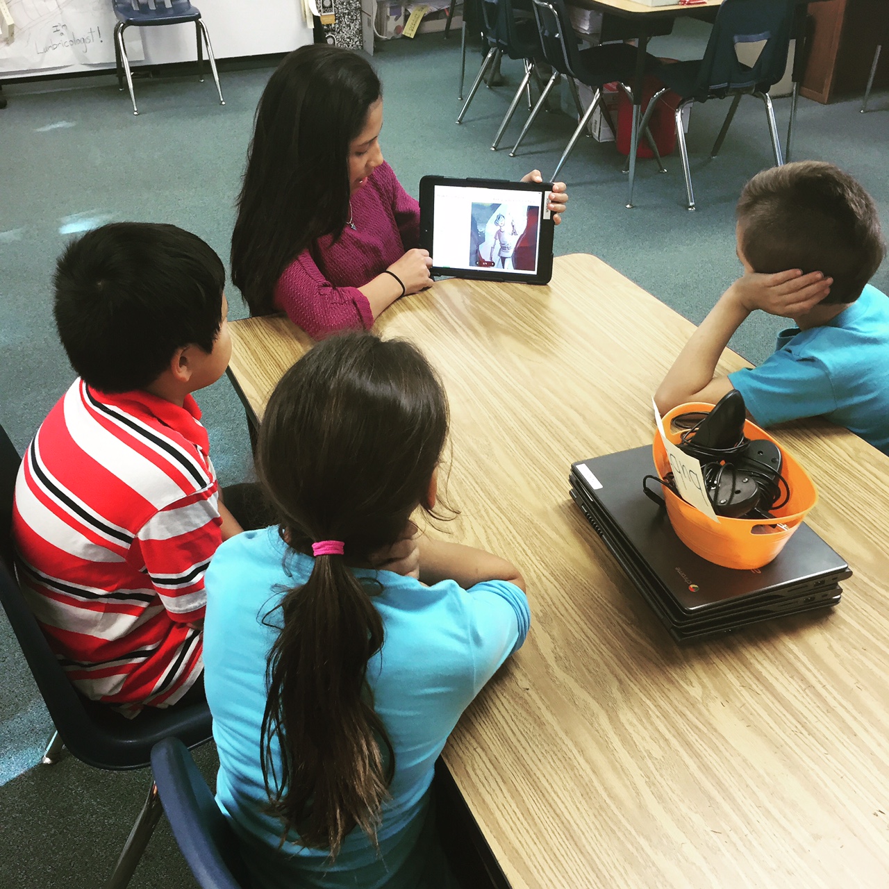 Storybird2 Teaching Without A Quill - Perfect Minimal Art - 4K