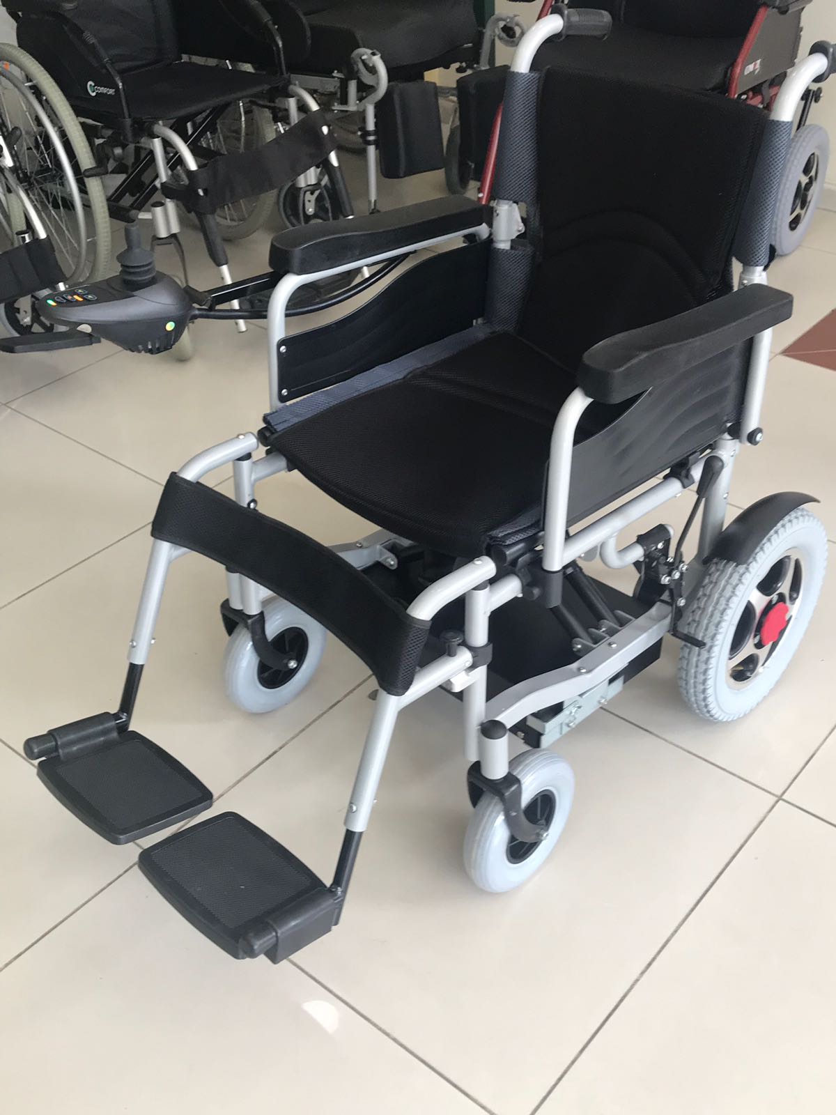 Katlanabilir Akulu Tekerlekli Sandalye Fiyatlari Ve Ozellikleri
