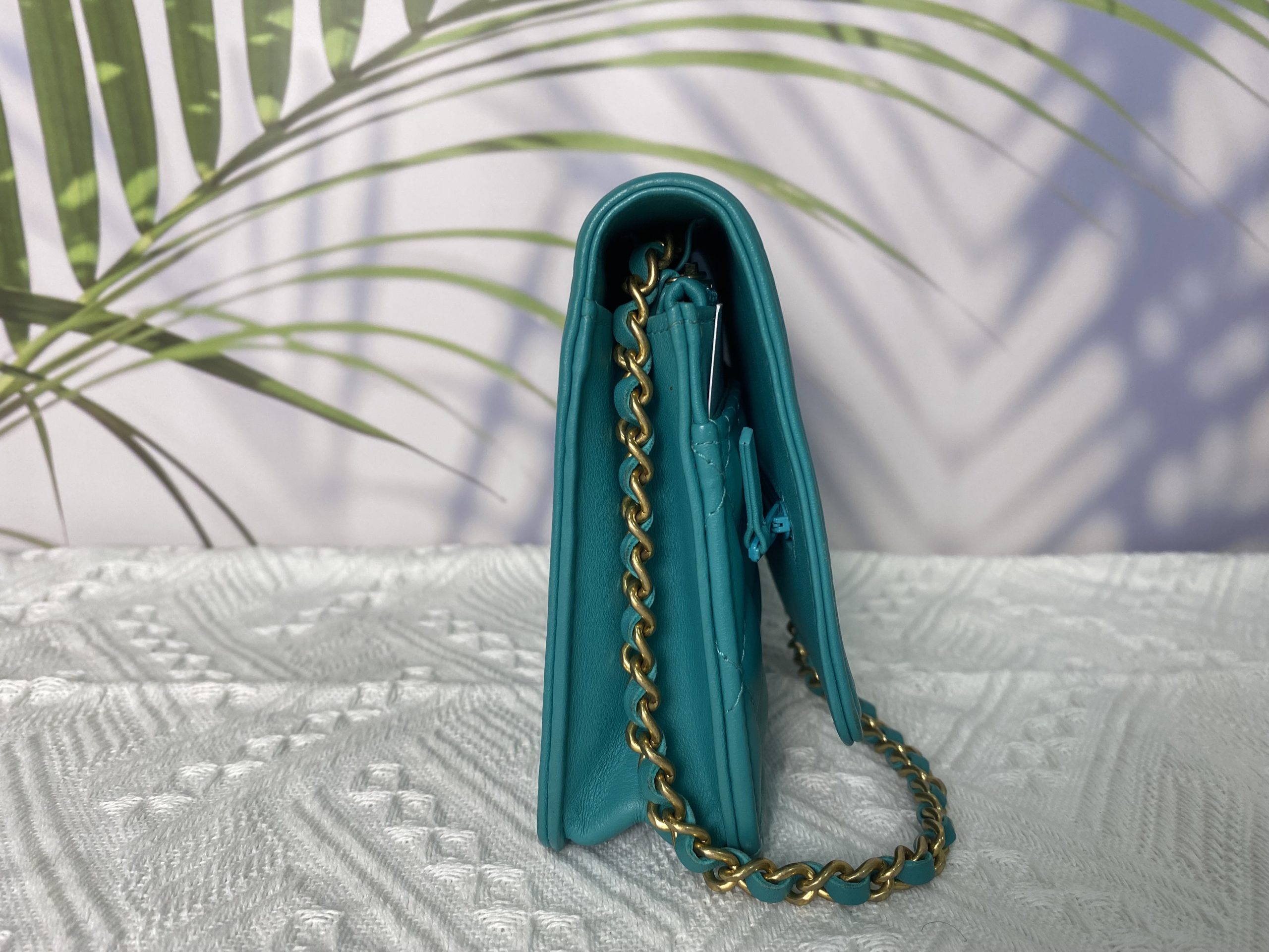 Chanel wallet on chain