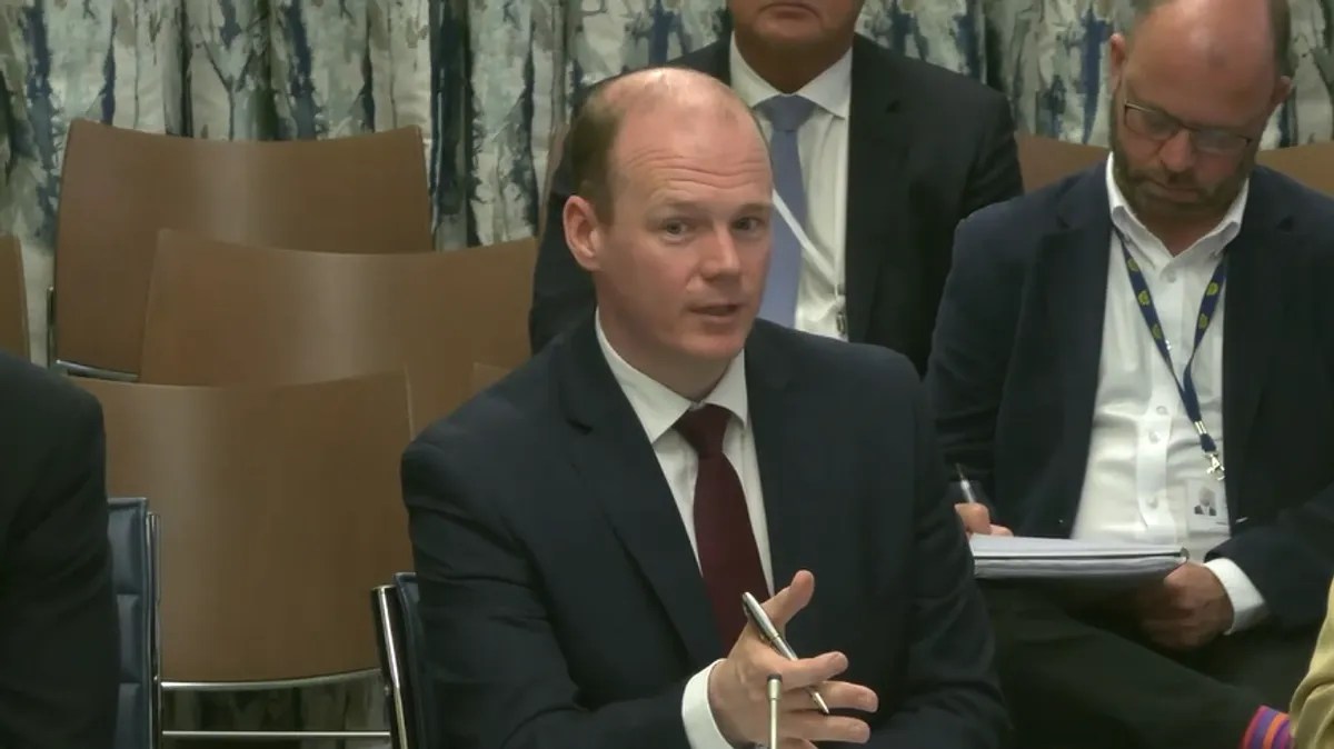 Minister Defends His Response During Belfast Unrest (2026)