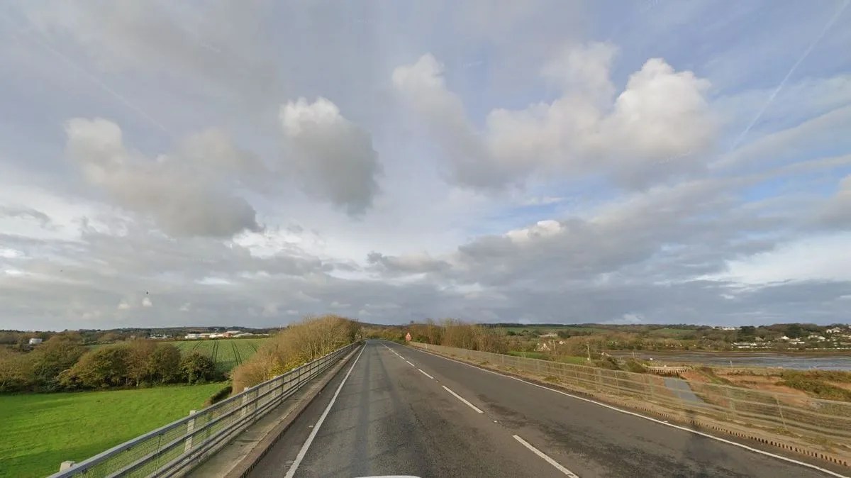 A30 Hayle Fire: Major Road Blocked After Vehicle Blaze - Full Update (2026)