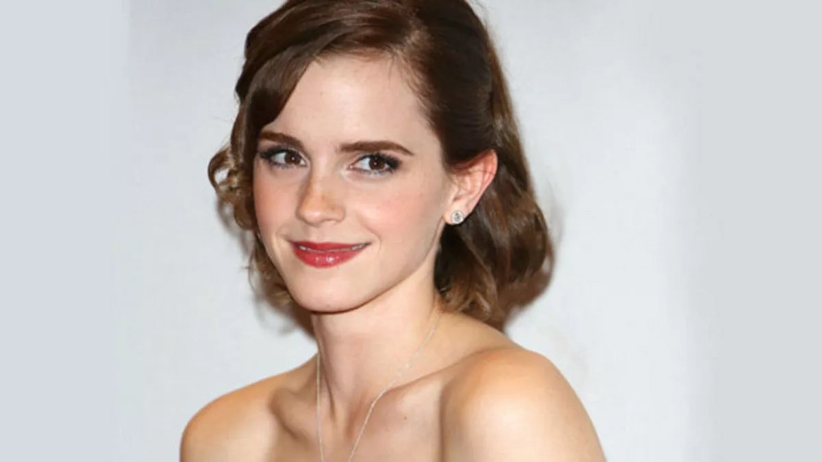 Watch out! Looking at nude pics of Emma Watson could leave you with a nasty virus - Daily Star