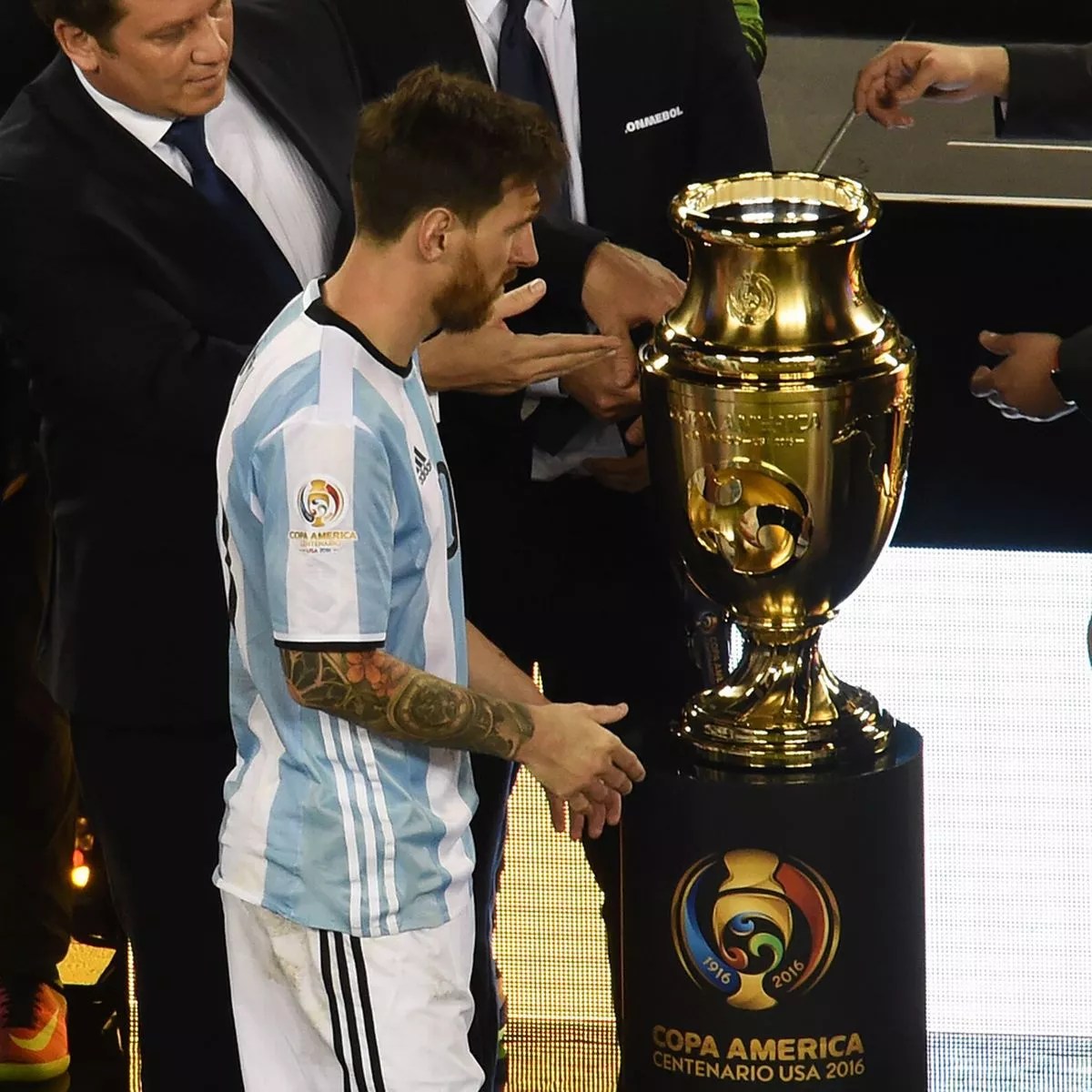 pic Copa America Trophy Messi lionel messi has now failed in four