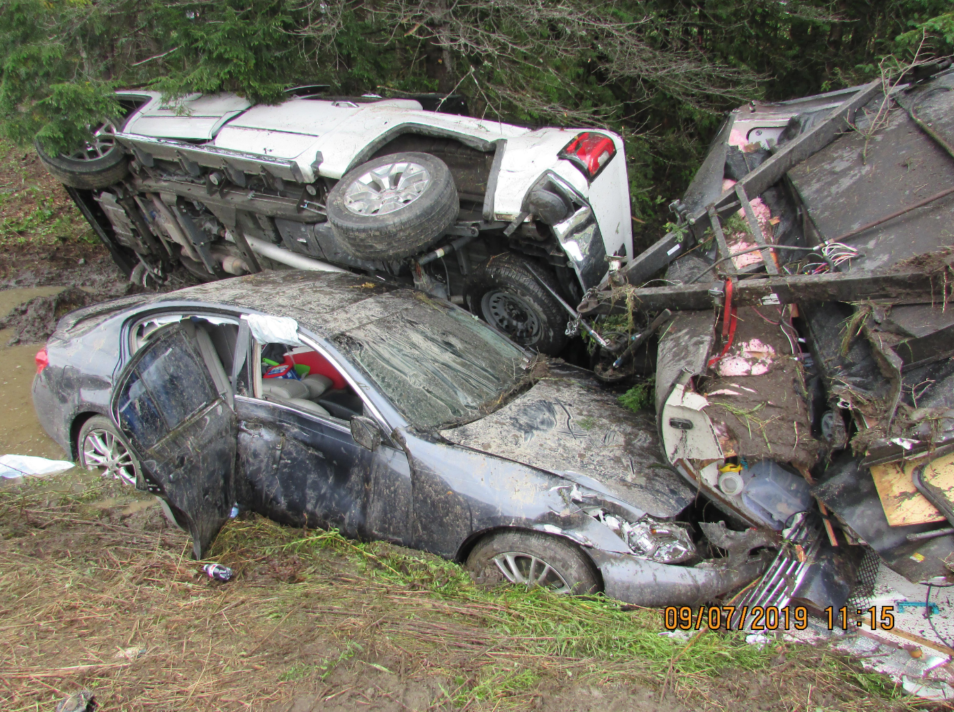 2-car crash on i-95 injures 4 people and 2 dogs on car accident augusta maine today
