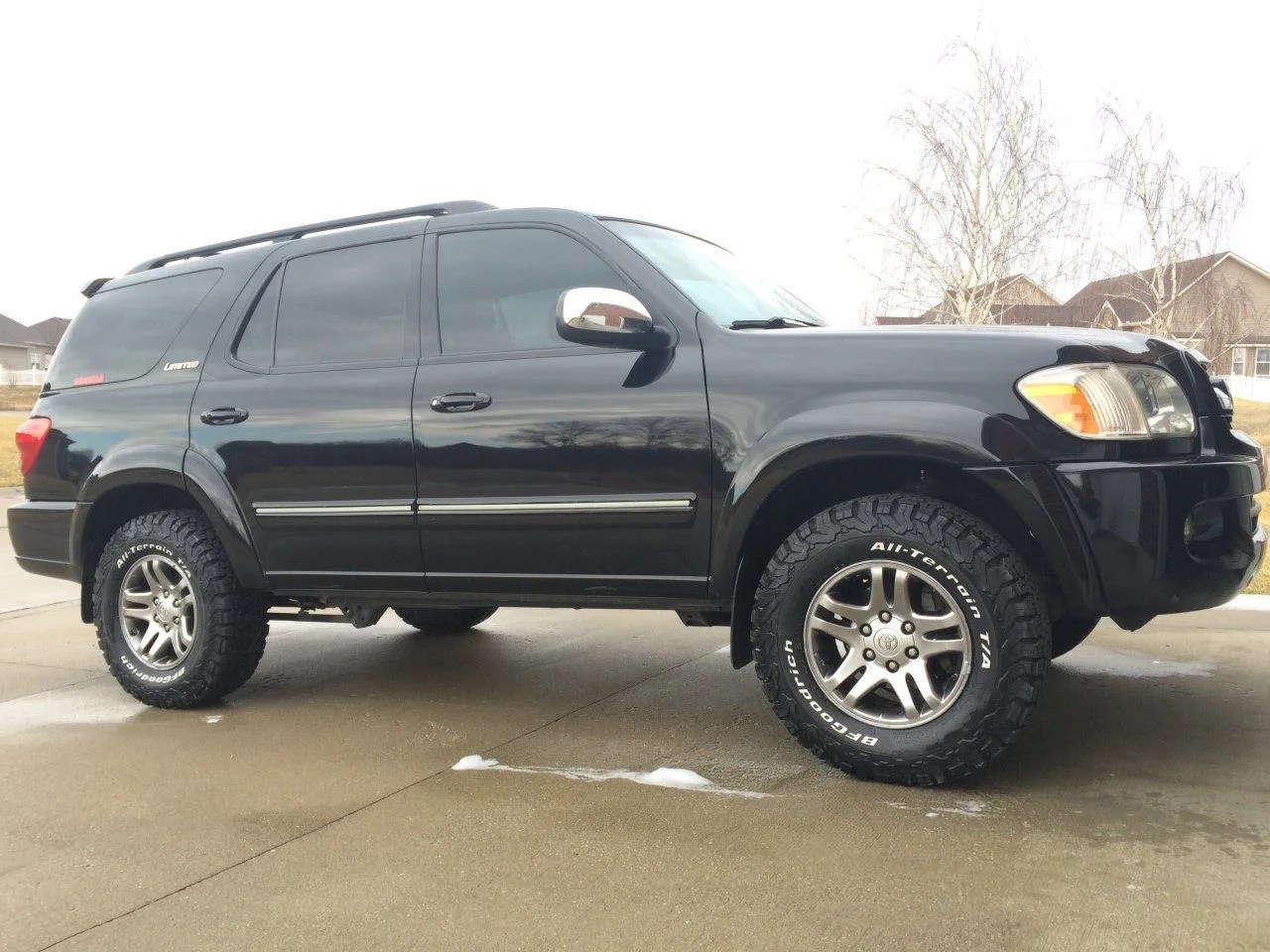 Toyota sequoia tire size