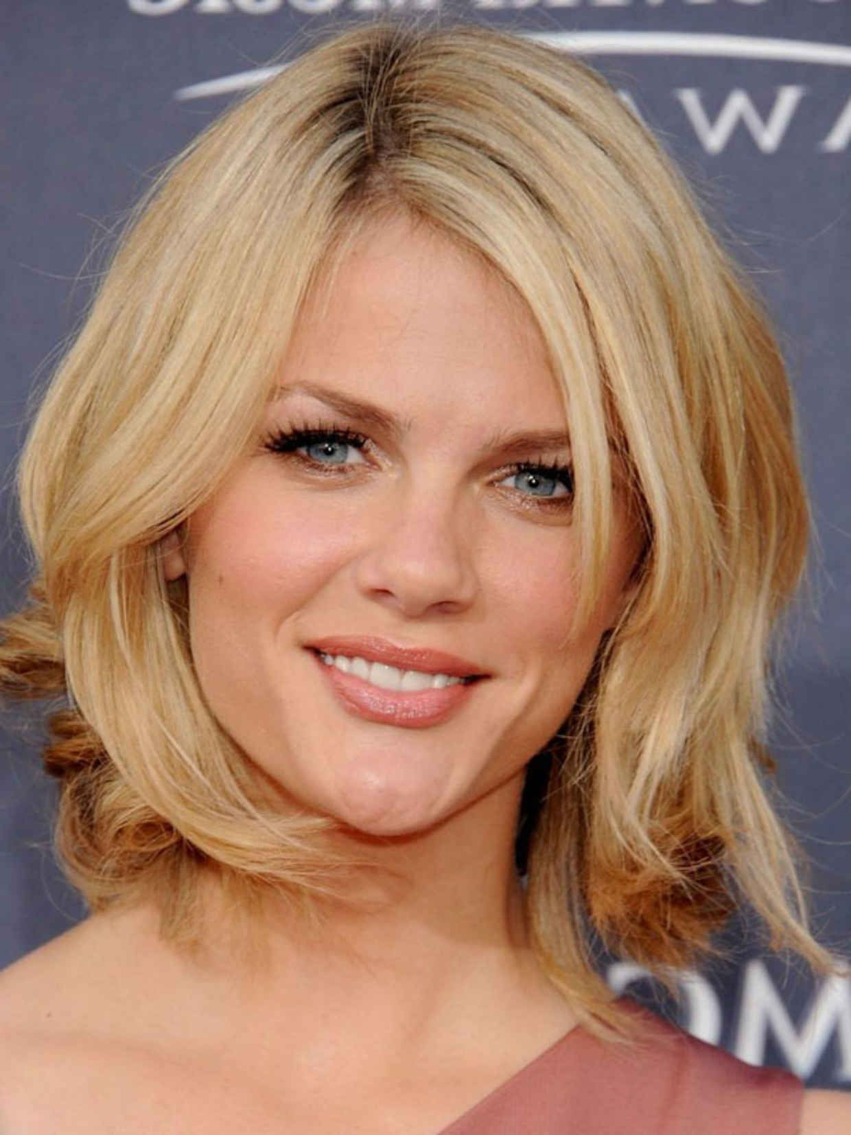 14 hairstyles for high foreheads