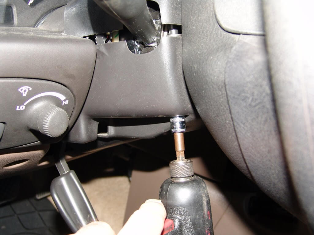 Update Saturn Security Light Fix Failure Dash lights do not come on.