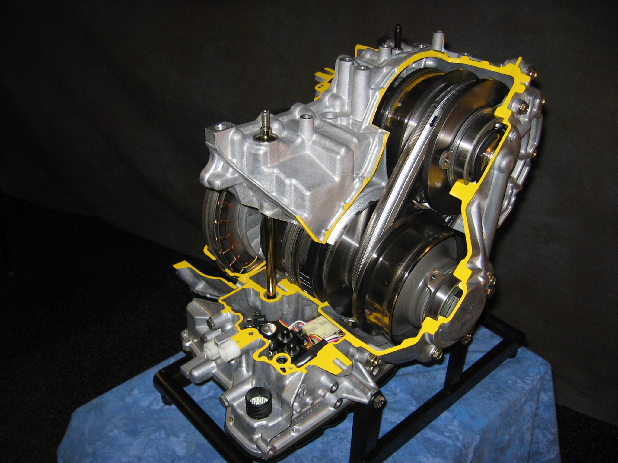 Nissan xtronic cvt continuously variable transmission transaxle