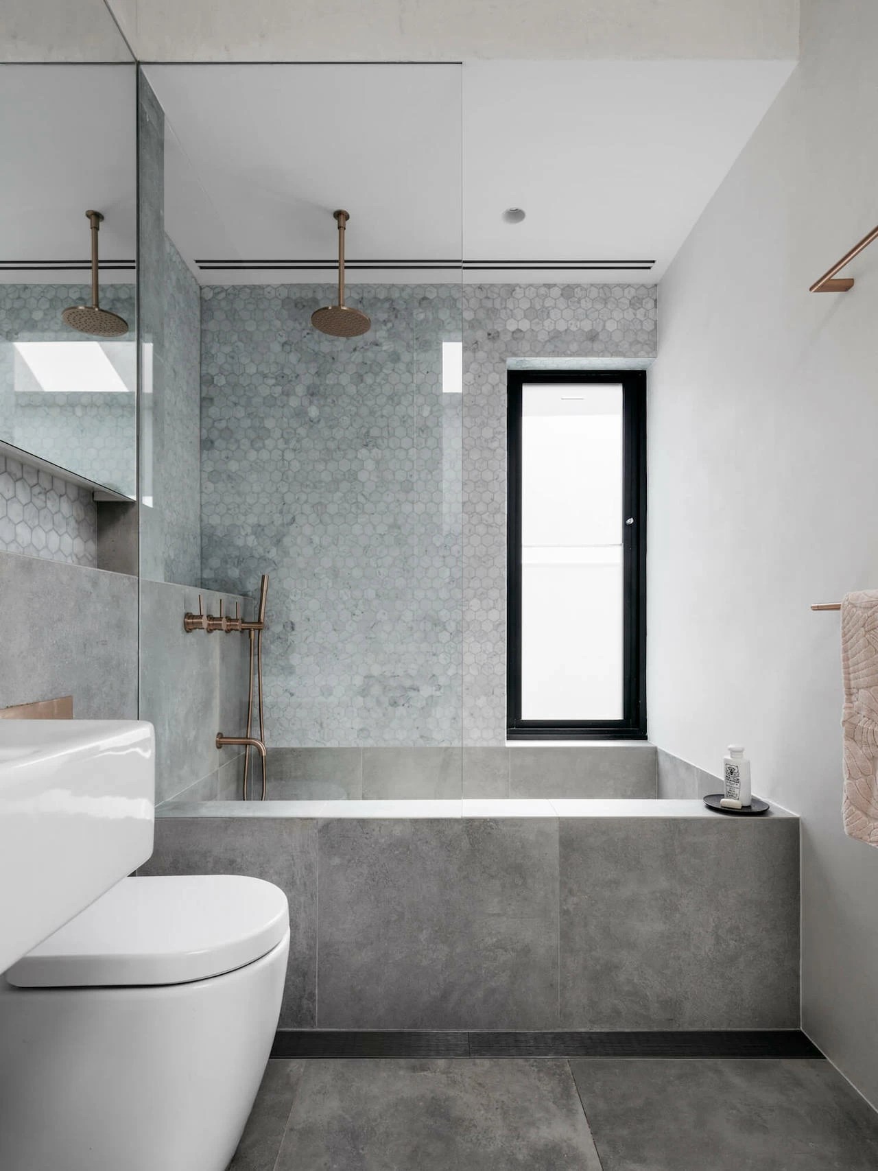 Vasca da bagno e box doccia comunicanti, per terme | IDFdesign