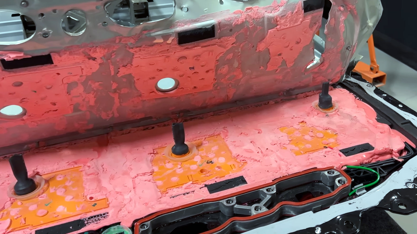 New tesla model y structural 4680 cell pack spells the end of cheap