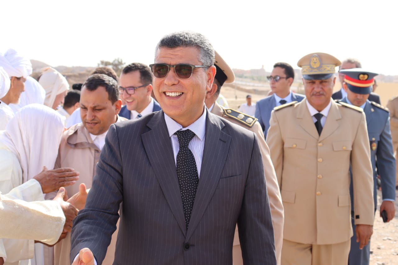 عامل إقليم السمارة يشرف على إعطاء انطلاقة سلسلة من المشاريع التنموية المهمة