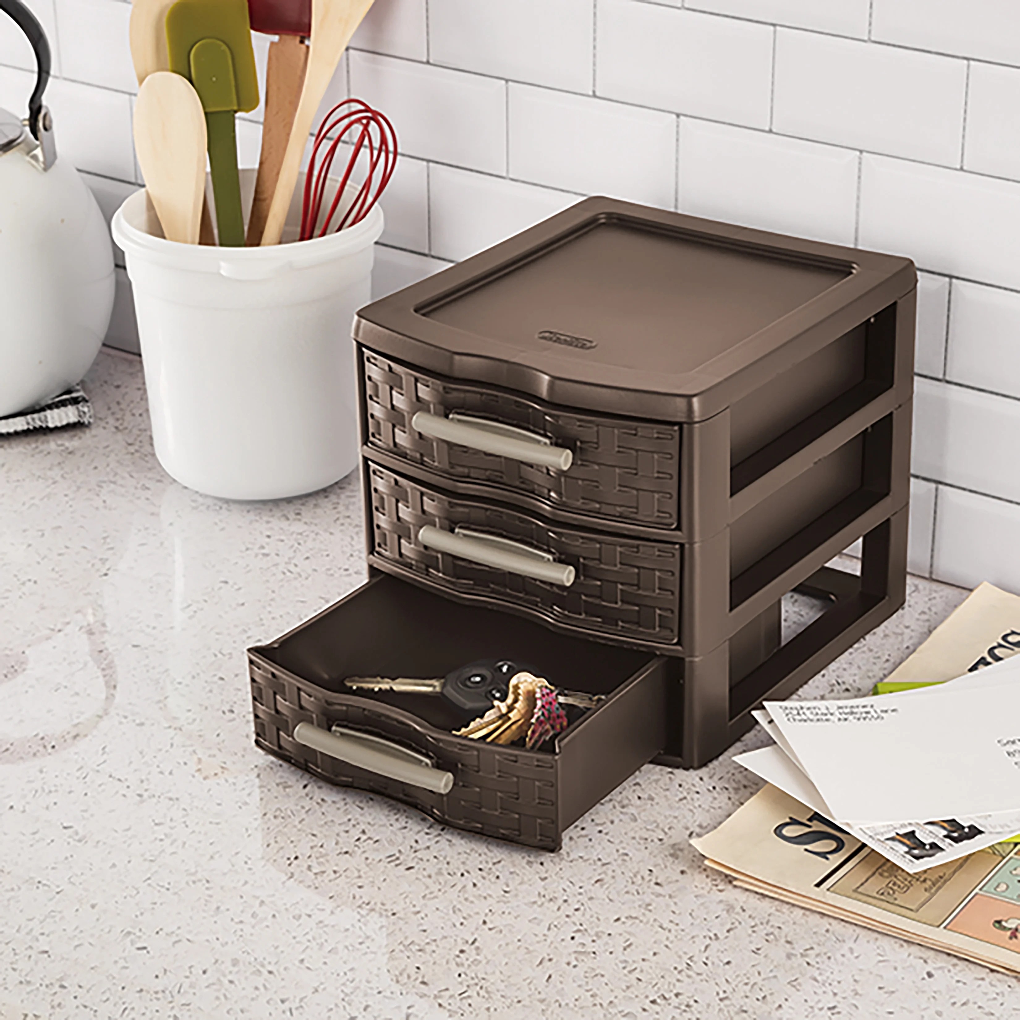 Simplify your organizational system with the best storage bins. Sterilite 8.625" x 7.25" x 6.875" Small Espresso Weave 3