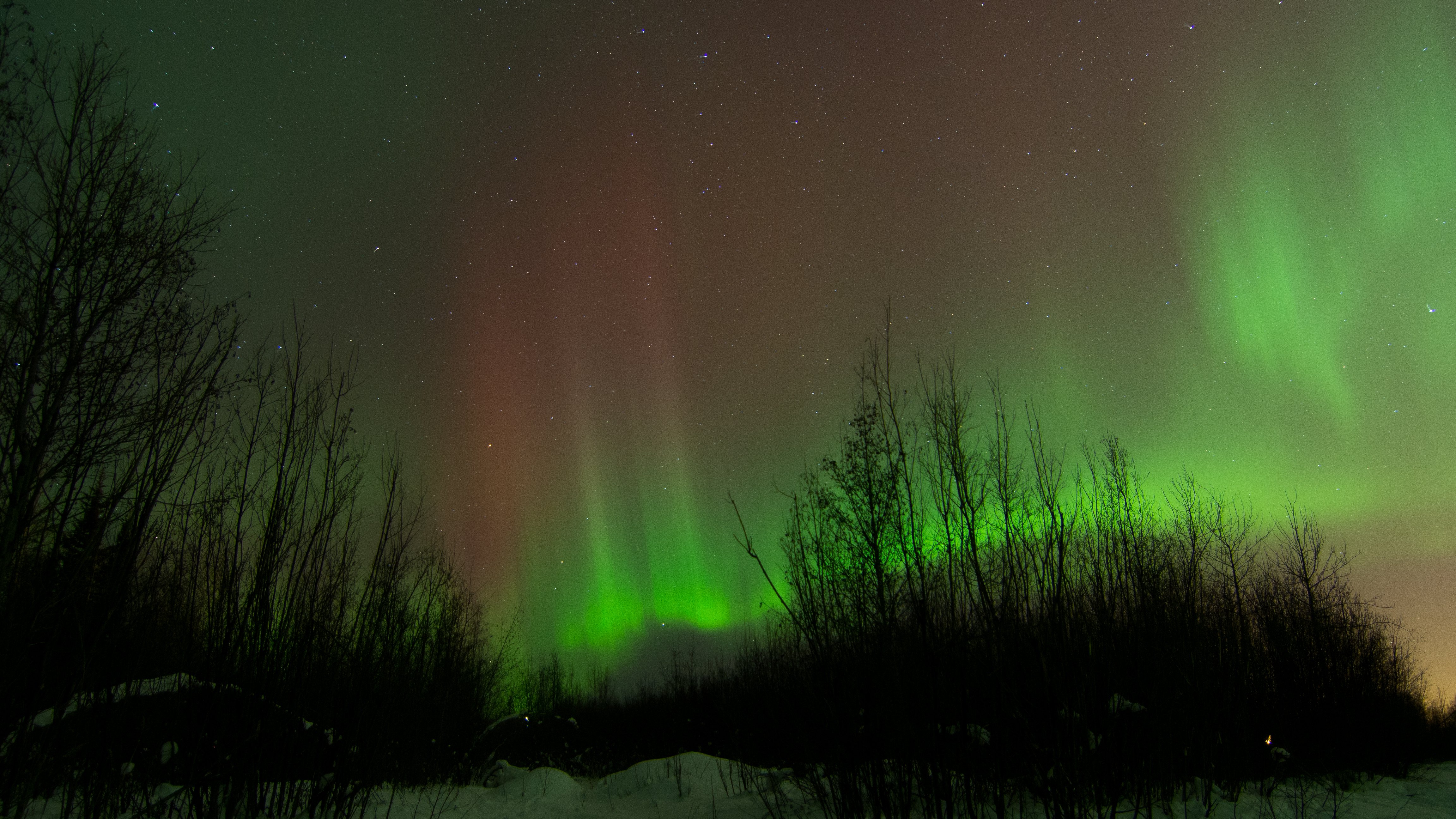 Aurora over the Tanana River, Fairbanks, AK. kP5