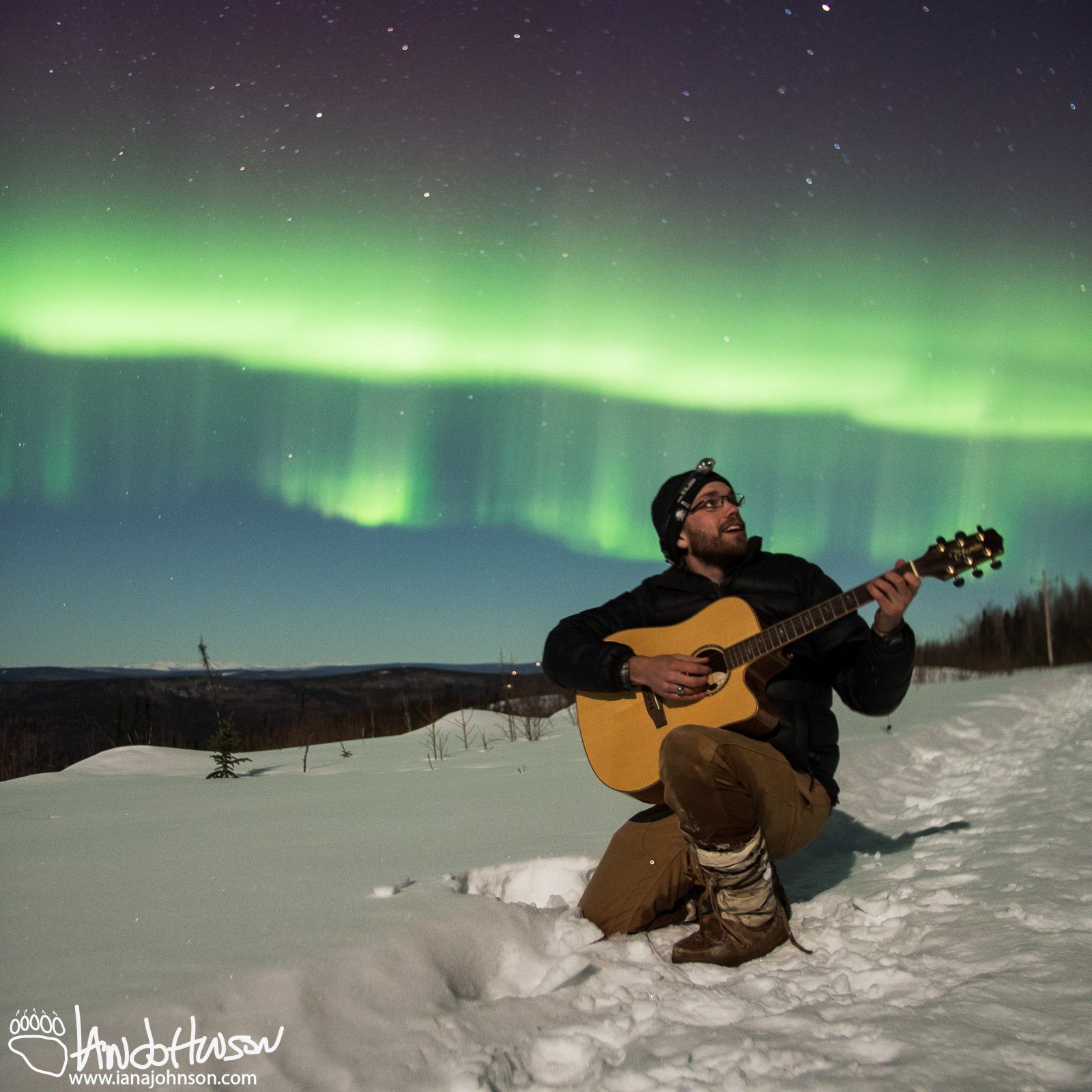 March 29th : Aurora selfie, crooning under the aurora