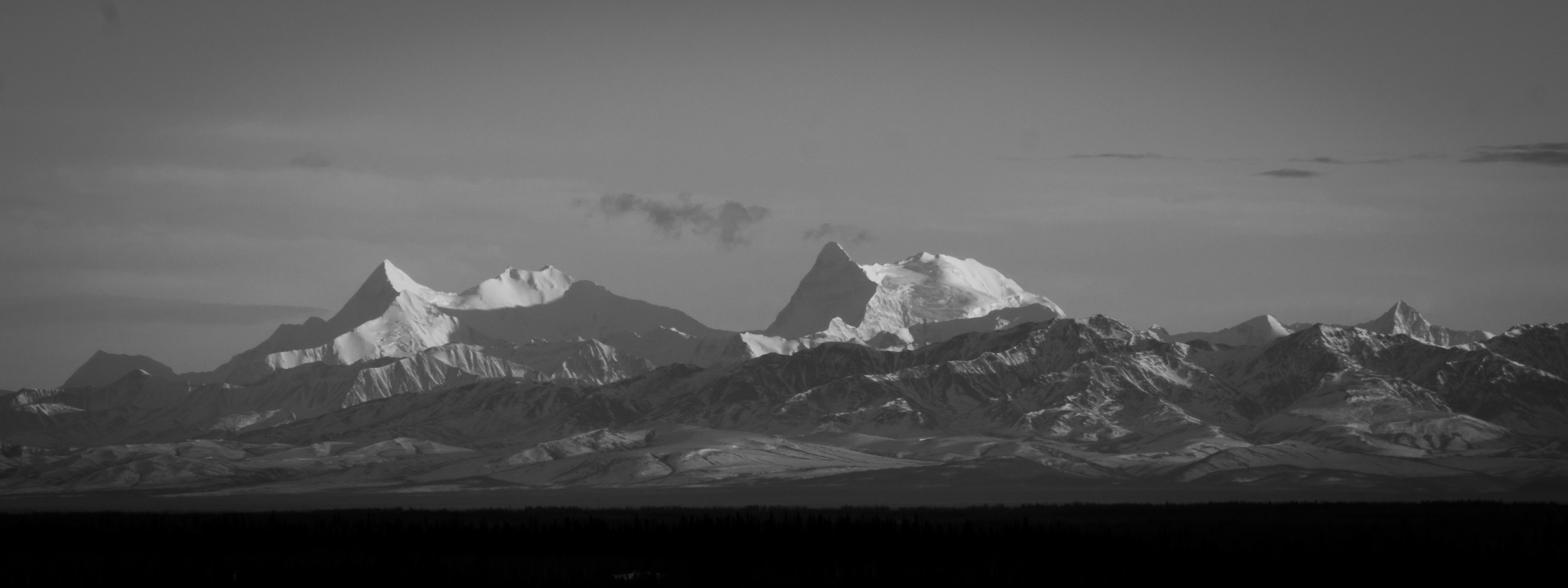 March 30th : A wonderful clear sunset over the Alaskan Range as seen from Fairbanks