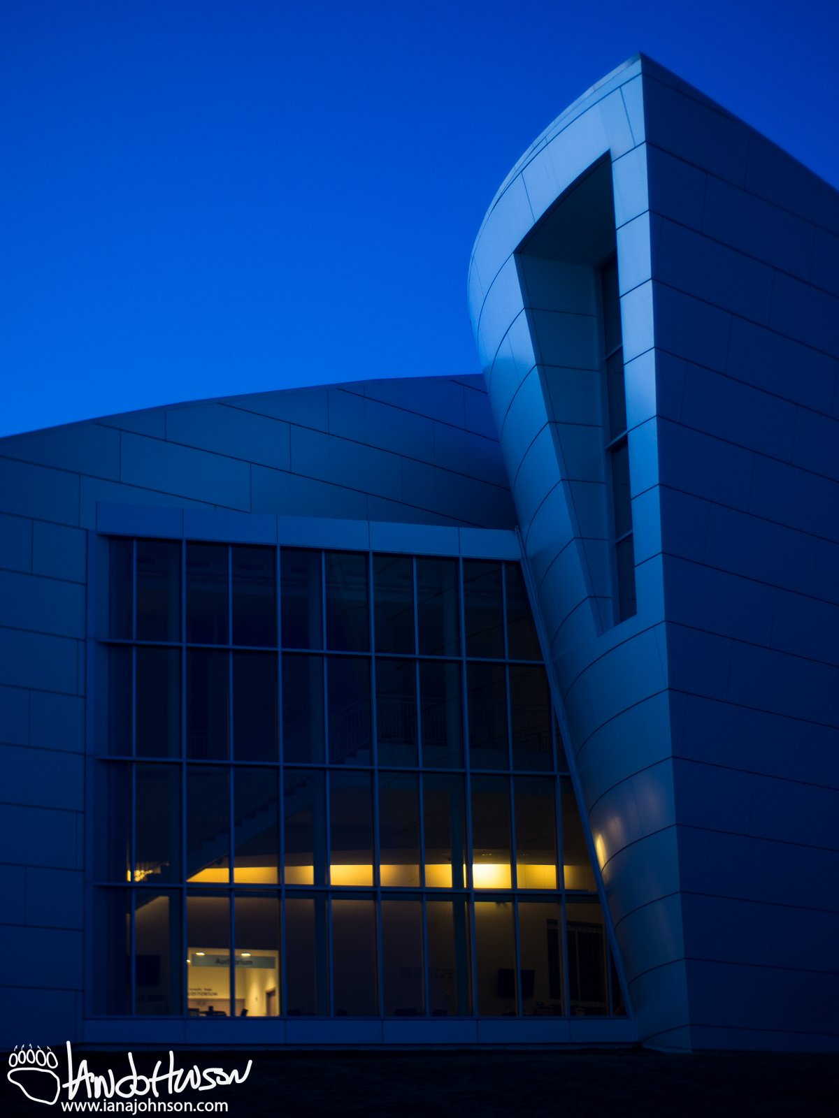 April 1st : Twilight on the musem