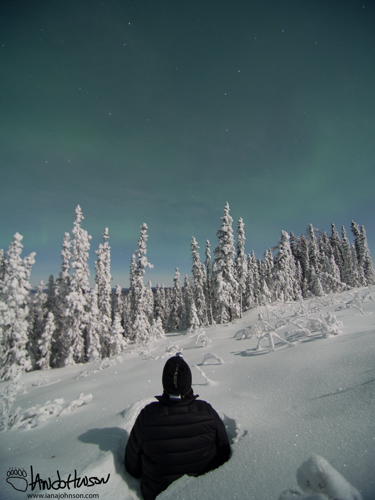 The aurora had all but died out at this point - but that's quite a bit of snow!