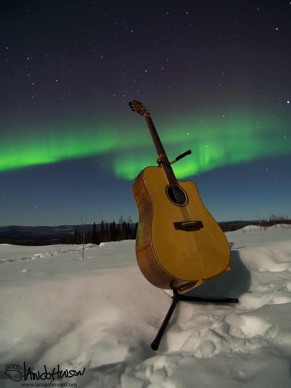 My trusty axe in front of the aurora!