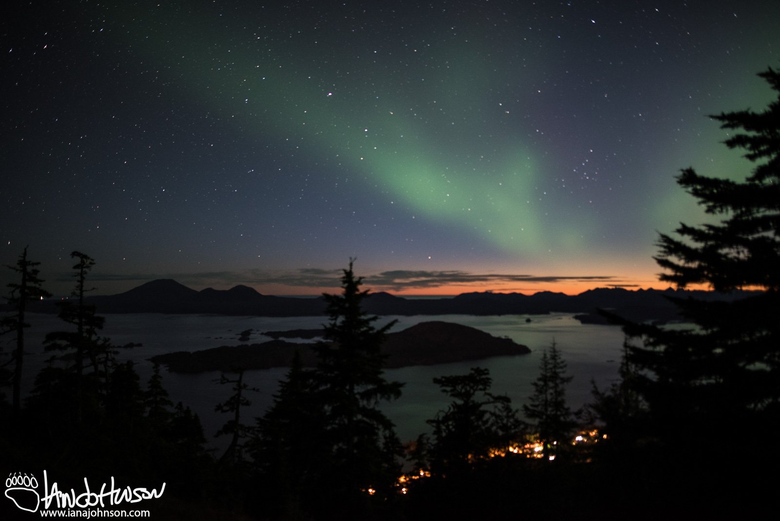 Aurora Borealis, Sitka Alaska, Harbor Mountain, Green Aurora, Purple Aurora, Ocean, Mountains