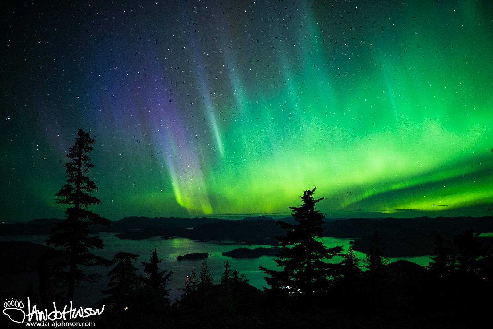 Aurora Borealis, Sitka Alaska, Harbor Mountain, Green Aurora, Purple Aurora, Ocean, Mountains