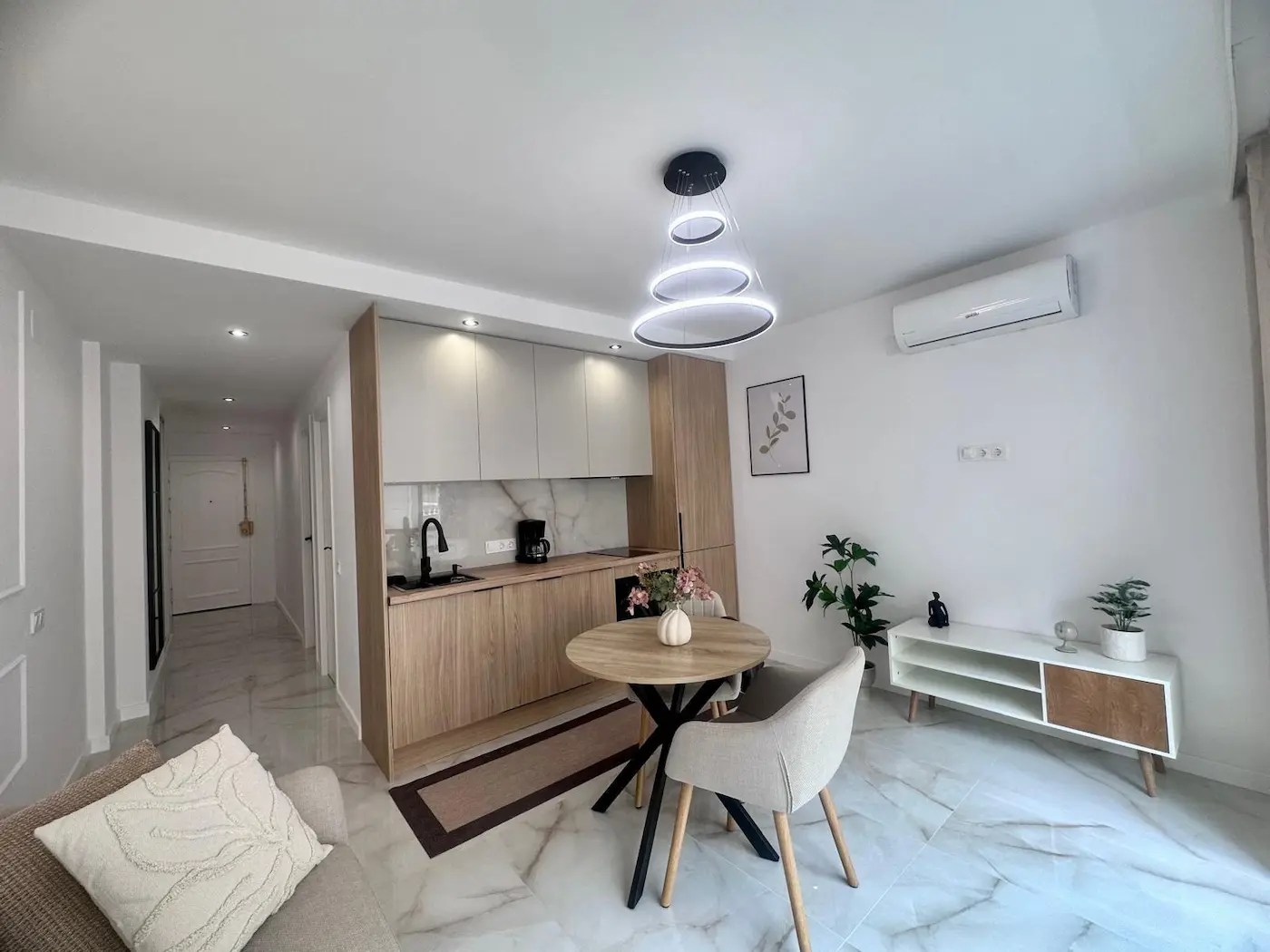 PIĘKNY NOWOCZESNY APARTAMENT BLISKO PLAŻY