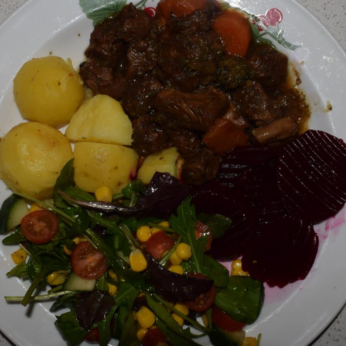 Vegansk kalops med soyabitar.