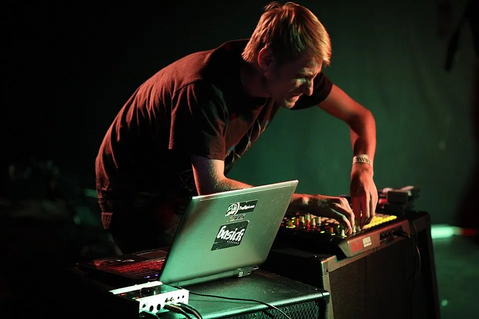 Music in the Age of Algorithms: Are Playlists Killing the Album?
