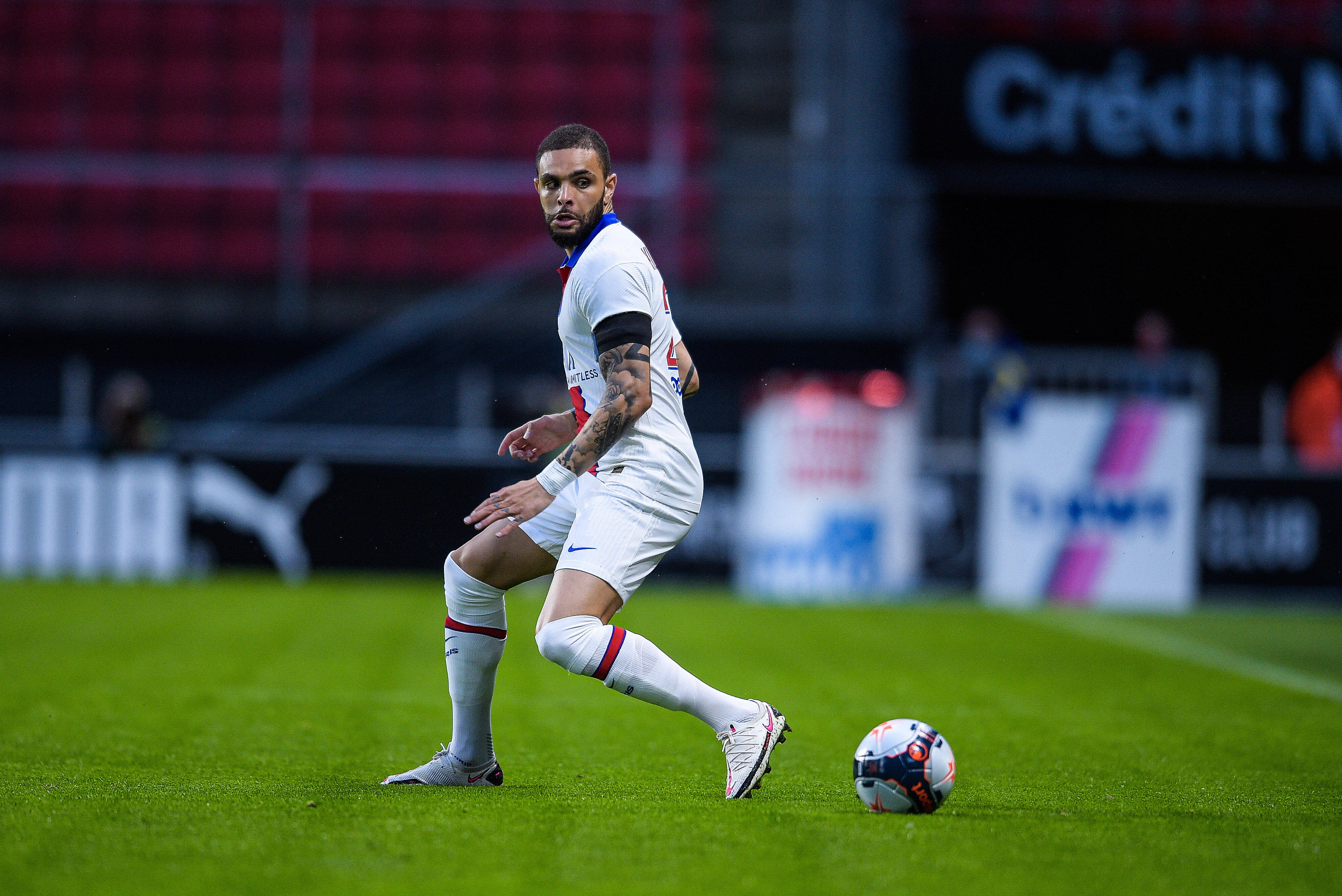 Barcelona Fancied To Sign Layvin Kurzawa On A Free Transfer Sportslens Bei Stade Rennes muss PSG ohne Julian Draxler auskommen.