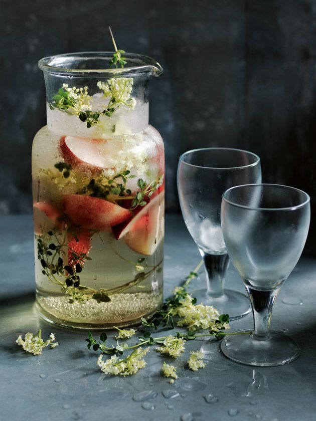 How to Elevate Your Summer Hosting & Entertaining Tips
