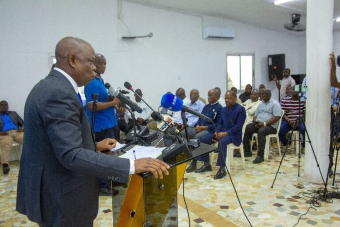 kk Justin Koné Katinan, président du Conseil Stratégique et Politique (CSP) du Parti des Peuples Africains – Côte d’Ivoire (PPA-CI), anime régulièrement des tribunes pour discuter des sujets politiques et sociaux du moment du pays. Nous partageons avec vous l’intégralité de son propos liminaire de sa 36e Tribune.Coffee beans from Côte d'Ivoire