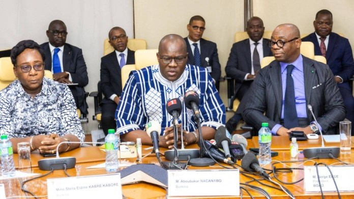 Le Ministre de l'Economie et des Finances du Burkina Faso, Aboubakar NACANABO (Ph: Uemoa)