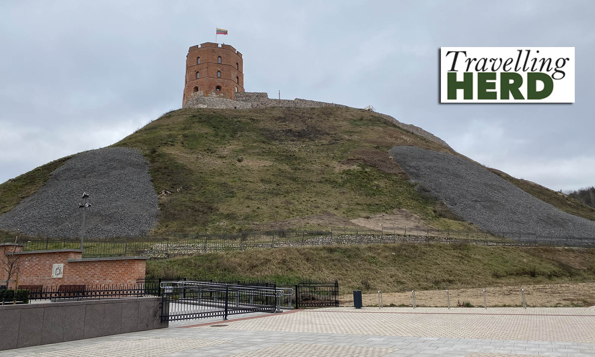 Is Vilnius closed on Mondays?