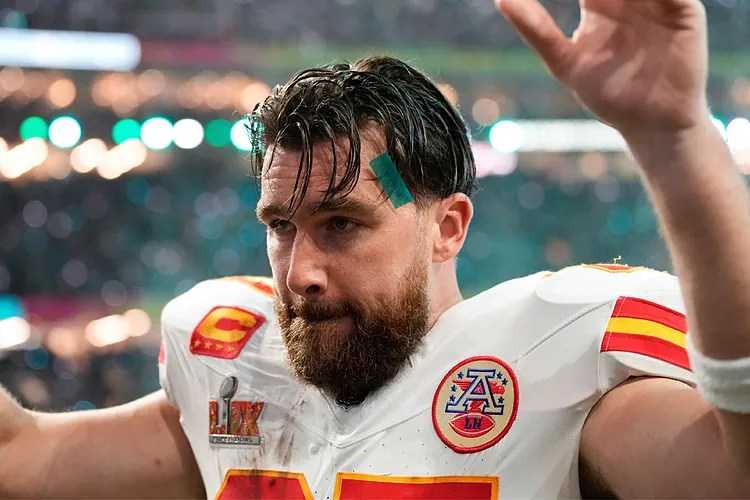 Pasuria neto e Travis Kelce: Sa para ka dhe cilat janë të gjitha burimet e tij të të ardhurave?