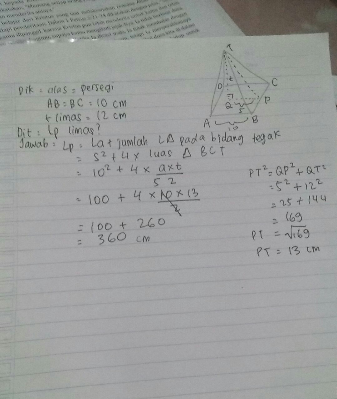 Alas sebuah limas beraturan berbentuk persegi. abcd adalah sebuah limas segi empat beraturan Jika panjang ...