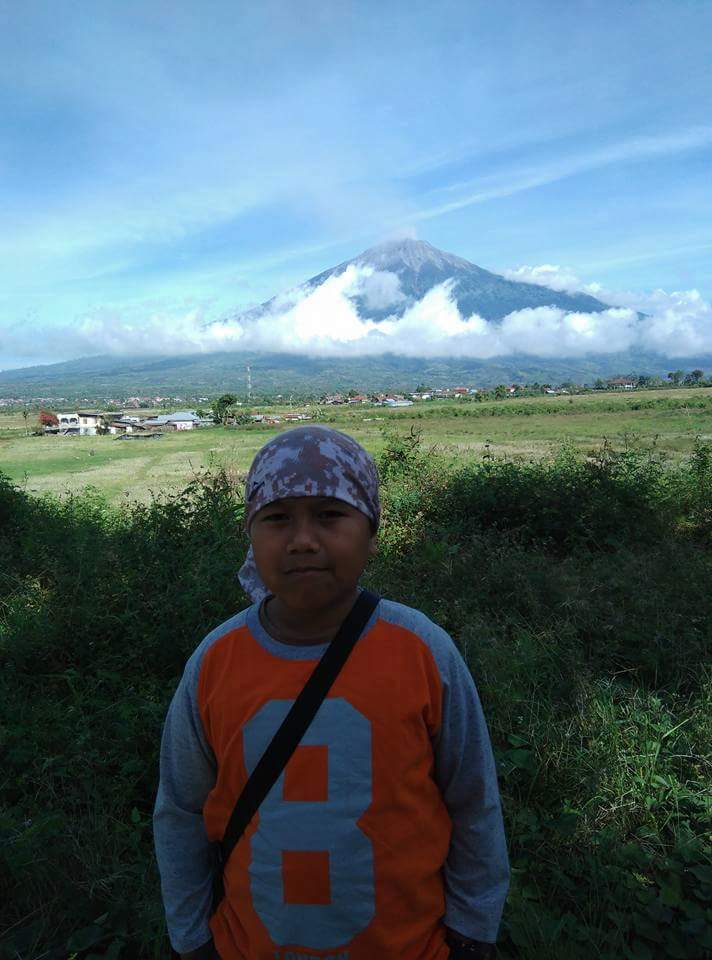 3) kecap katerangan 'kata keterangan' . Orang Yang Berprofesi Pembuat Meja Dan Kursi Disebut Brainly Co Id