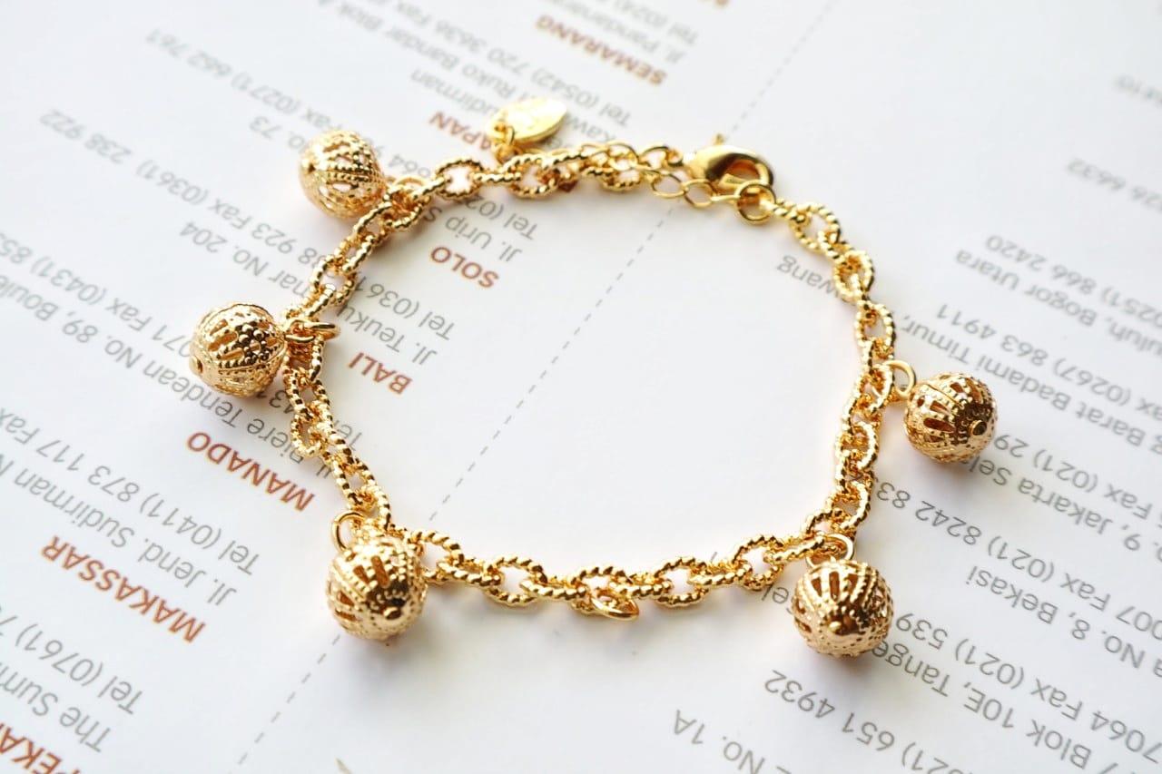 Discover short videos related to rantai leher emas terbaru 2022 on tiktok. Gelang Rantai Motif Merica Cantik Warna Emas Lazada Indonesia
