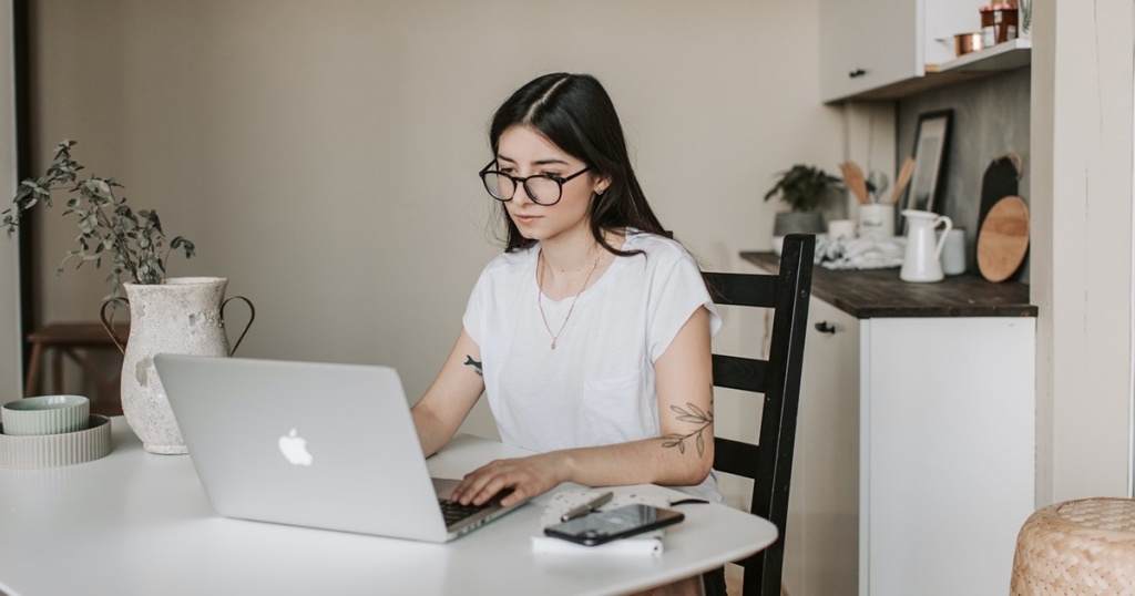 Memilih platform website yang digunakan · 2. Cara Membuat Website Bisnis GRATIS dengan Mudah dan Cepat untuk Pemula | IDCloudHost