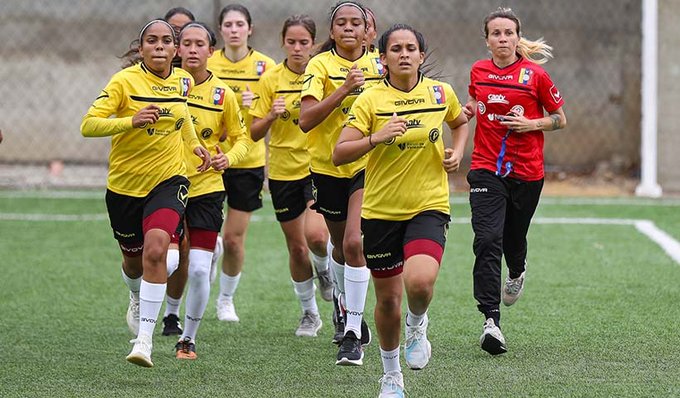 Vinotinto femenina sub 20
