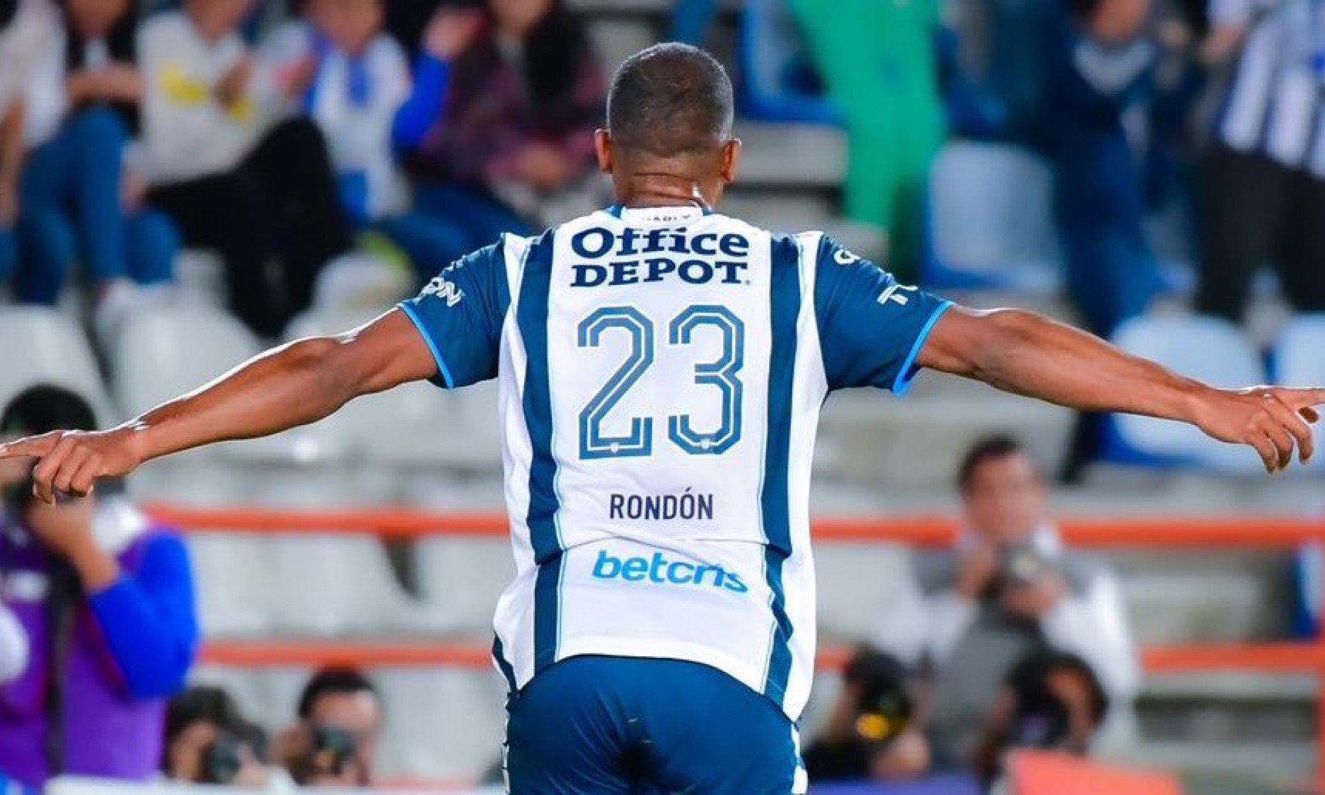 Salomón Rondón ya suma 6 goles con Pachuca.