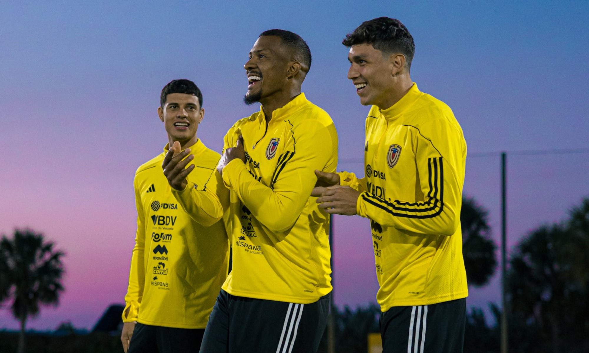 Yordan Osorio, Salomón Rondón y Nahuel Ferraresi. Foto: FVF.