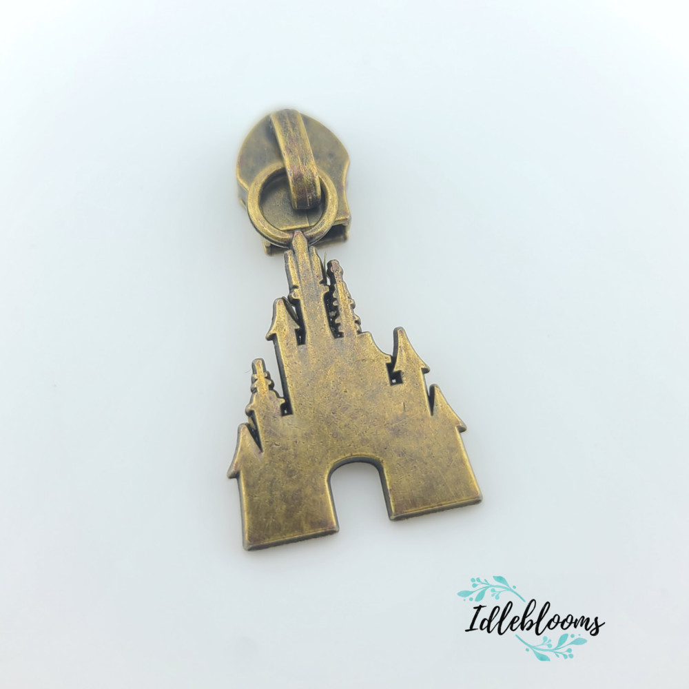 Castle #5 Zipper Pull * Idleblooms