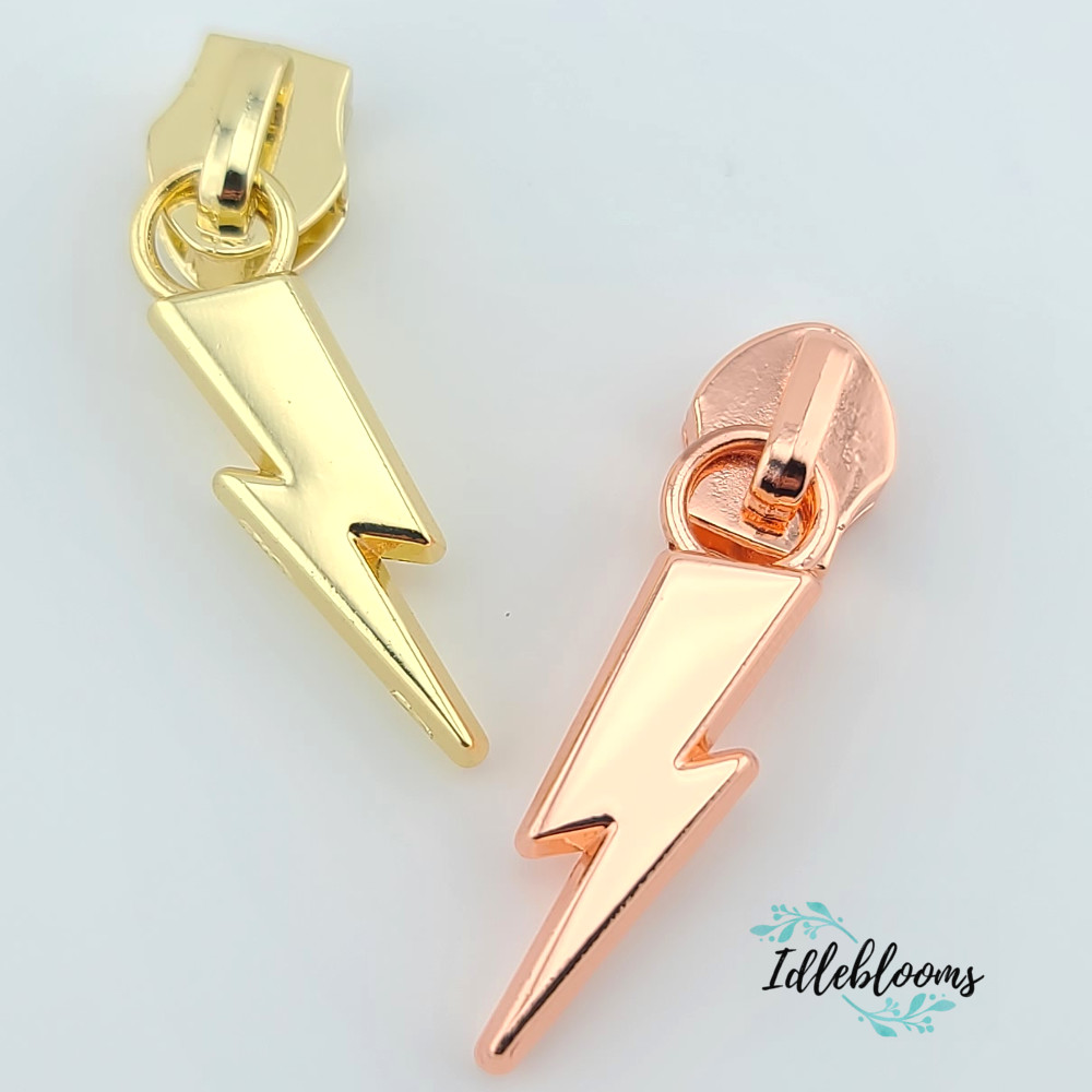 Lightning Bolt #5 Zipper Pull * Idleblooms