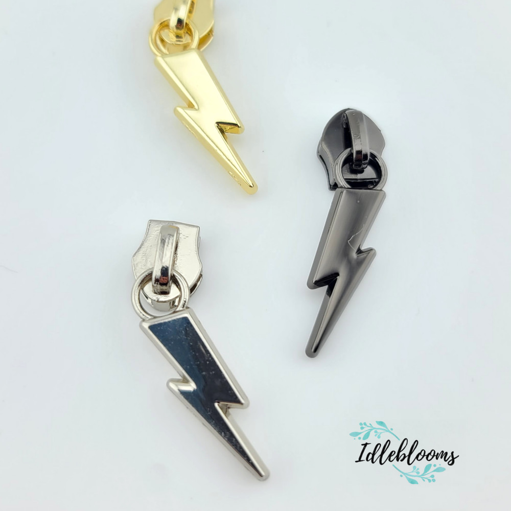 Lightning Bolt #5 Zipper Pull * Idleblooms